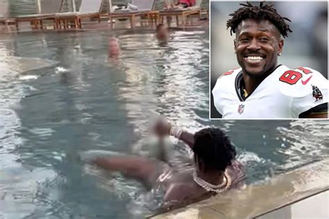 antonio brown pool photo|Antonio Brown goes on Twitter rant after exposing。